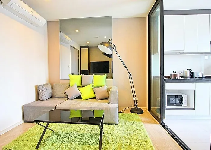 The Base - Large Luxury, 1 Bedroom, Sea View - Pattaya City Centre - 963